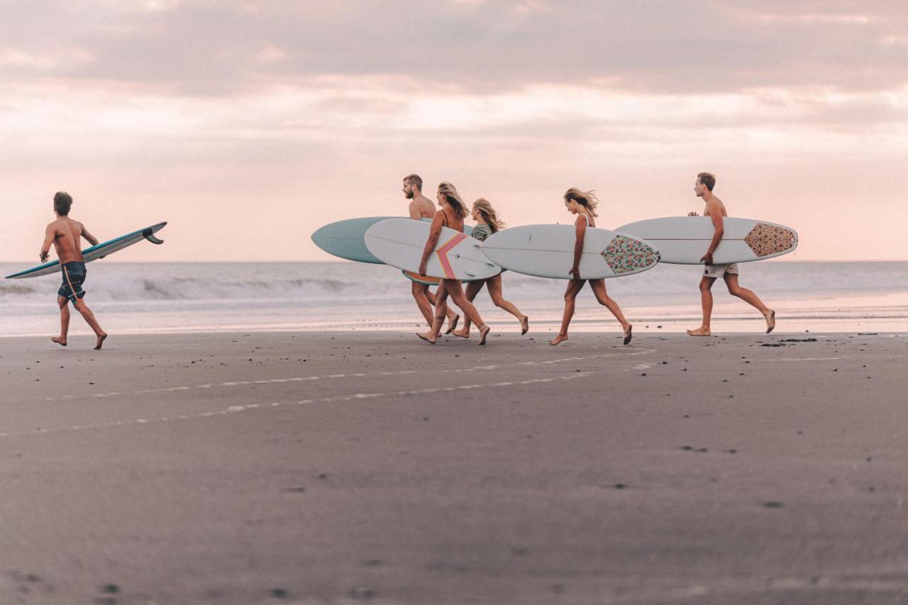 Seaside Tribe - Boutique Surf Stay & Retreat Tanah Lot Esterno foto
