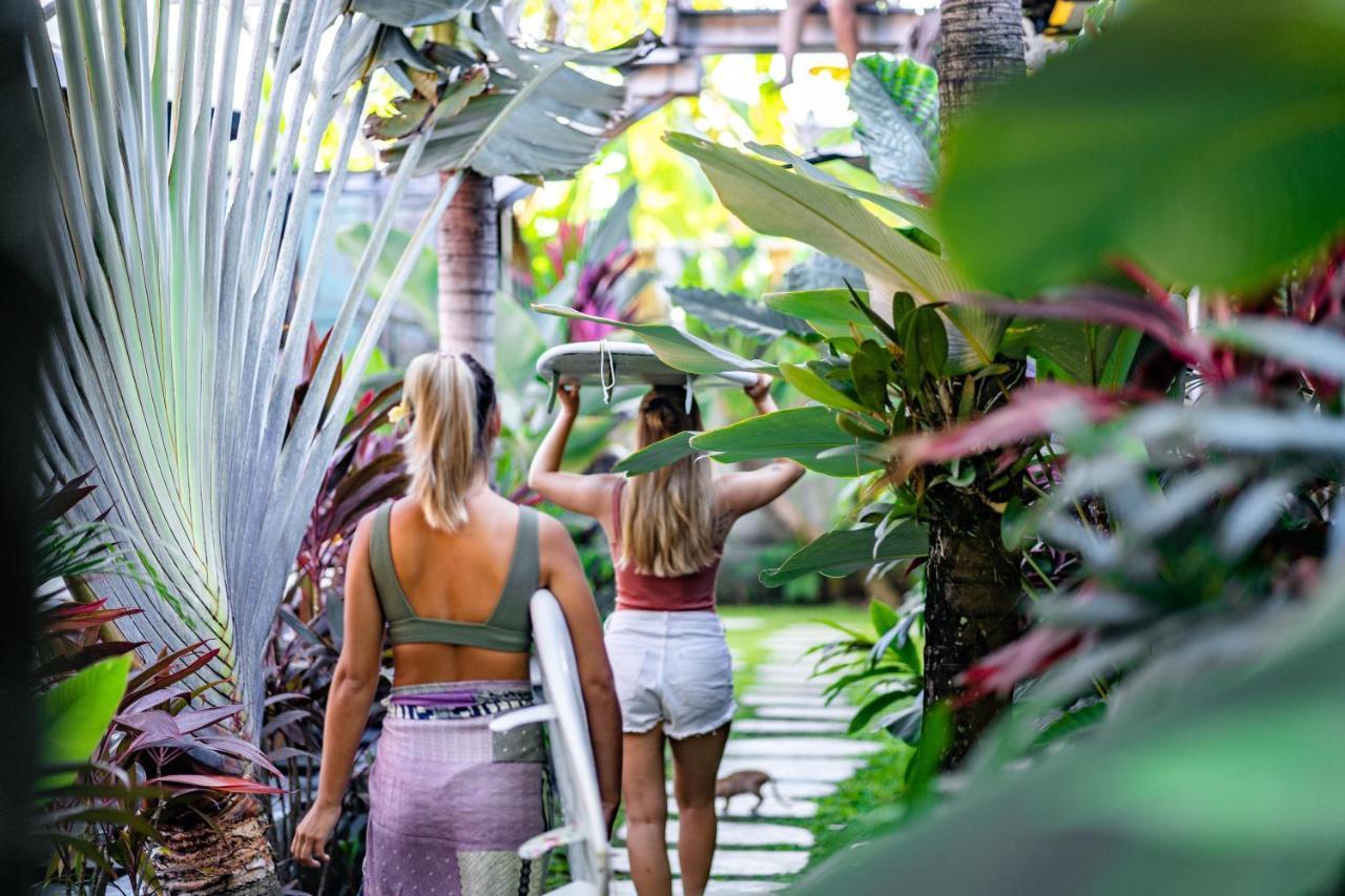 Seaside Tribe - Boutique Surf Stay & Retreat Tanah Lot Esterno foto