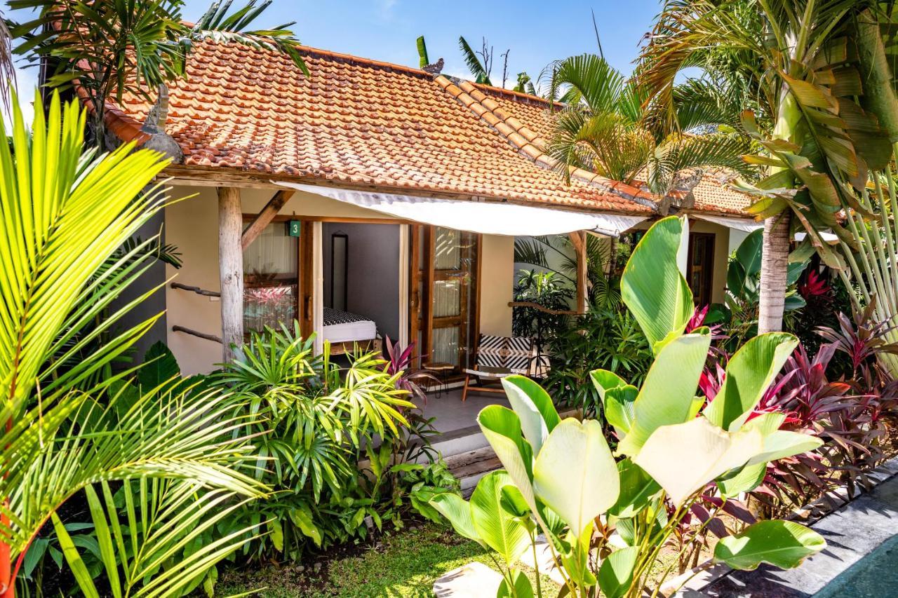 Seaside Tribe - Boutique Surf Stay & Retreat Tanah Lot Esterno foto
